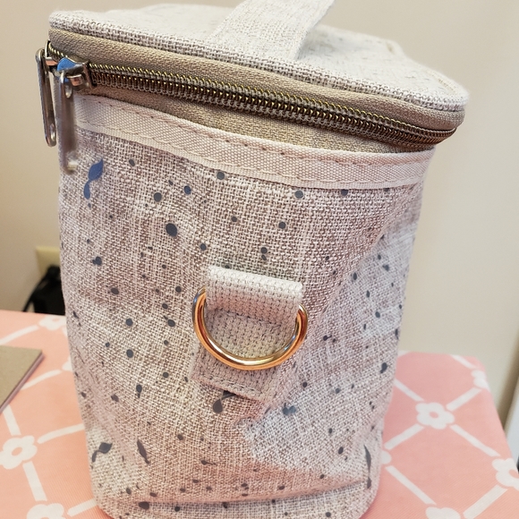 Young Living insulated lunch tote - Picture 3 of 7